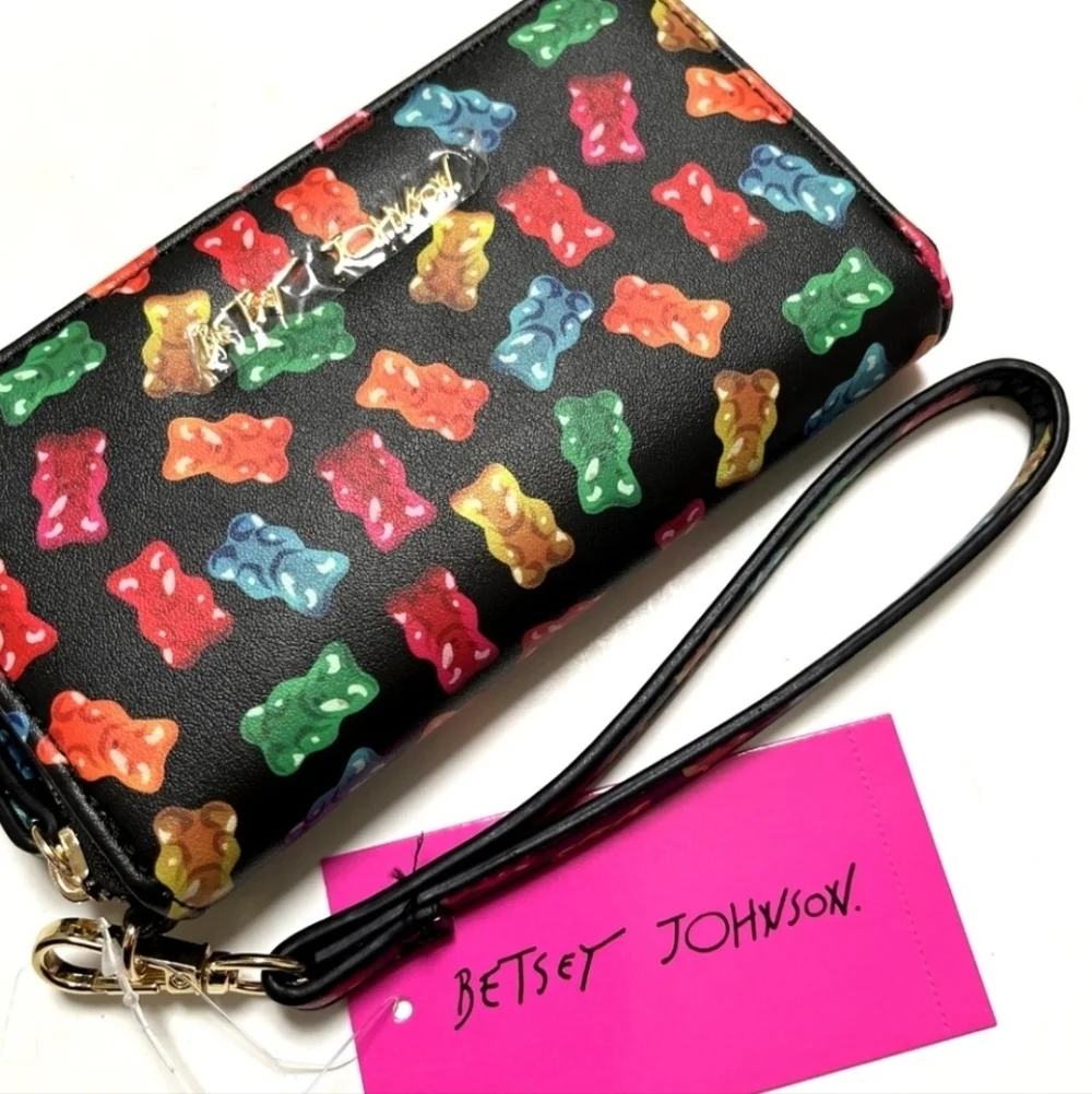 🩷▪️Betsey Johnson▪️🧸 Gummy Bear Wallet and Gummy Bear Charm Set -